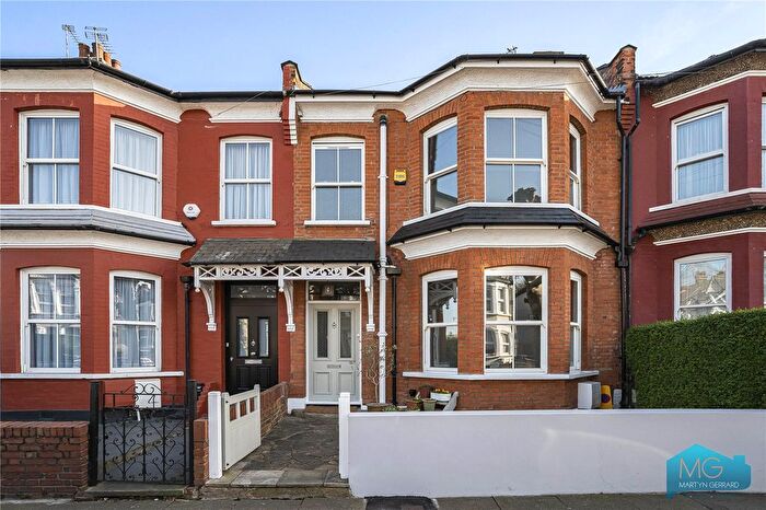 4 Bedroom Detached House For Sale In Churchfield Avenue, London, N12
