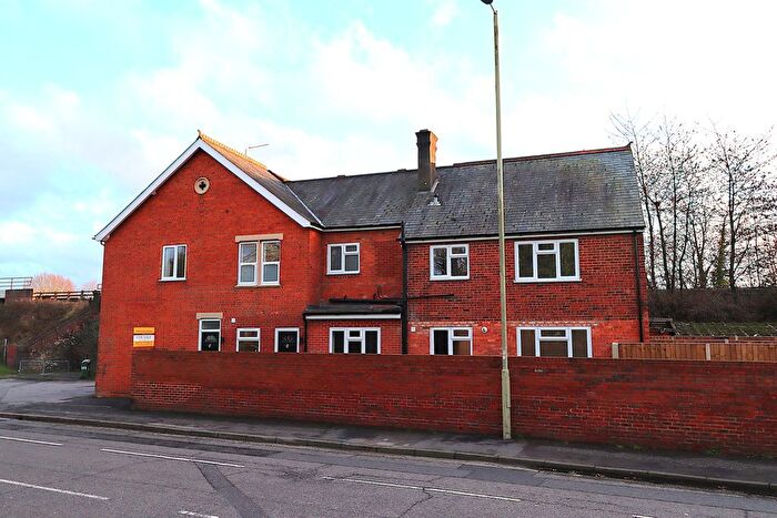 2 Bedroom Maisonette For Sale In Fleet Road, Farnborough, GU14