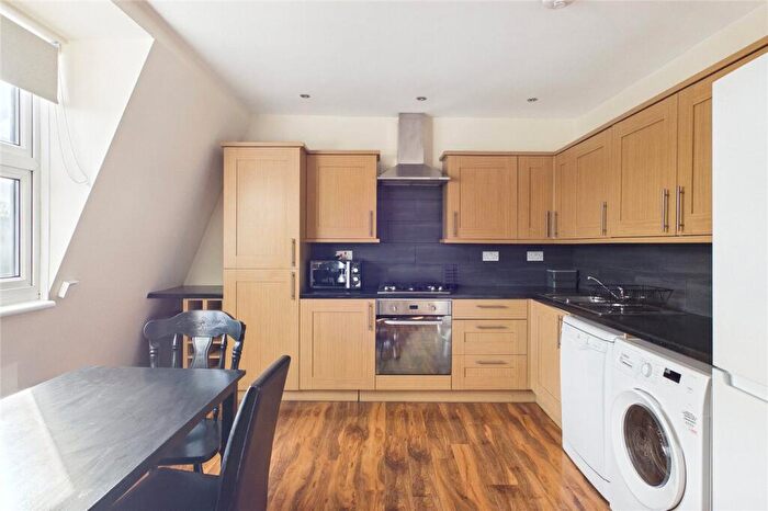 2 Bedroom Apartment To Rent In Milkwood Road, London, SE24
