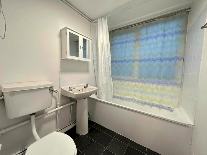 1 Bedroom Flat To Rent In Newman Court, Station Road, Finchley, N3