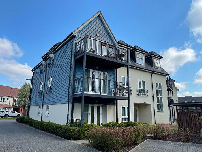1 Bedroom Flat For Sale In Tyhurst, Milton Keynes, Buckinghamshire, MK10