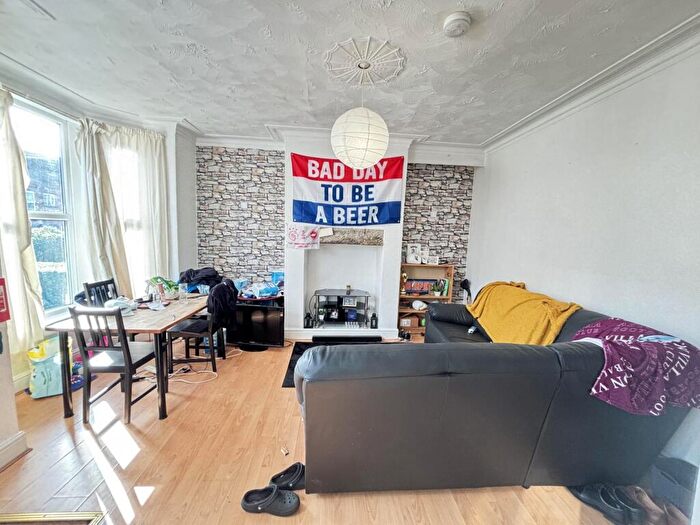 3 Bedroom House To Rent In Grimthorpe Place, Leeds, LS6