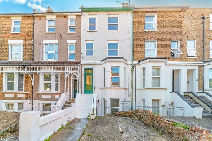 3 Bedroom Maisonette To Rent In Clyde Road, East Croydon, Croydon, CR0