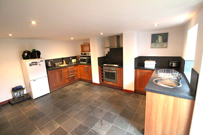 2 Bedroom Terraced House For Sale In Broomfield Road, Marsh, Huddersfield, HD1