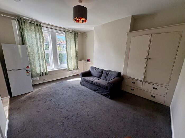 1 Bedroom Flat To Rent In Belmont Road, Southampton, SO17