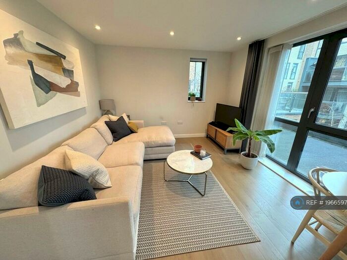 1 Bedroom Flat To Rent In Featherstone Apartments, London, SE15