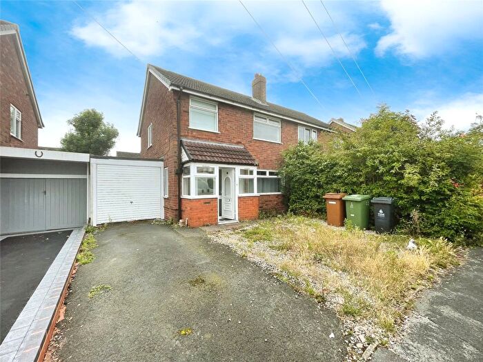 3 Bedroom Semi-Detached House To Rent In Riding Way, Willenhall, West Midlands, WV12