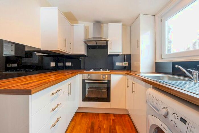 1 Bedroom Flat To Rent In West Park Road, Kew, TW9