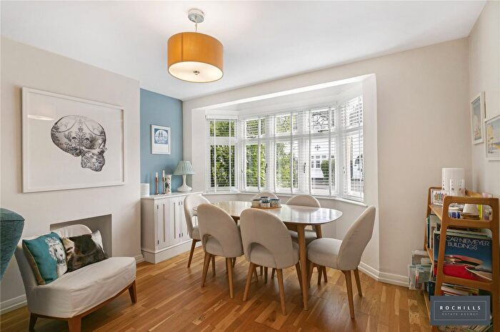 3 Bedroom Detached House For Sale In Endsleigh Gardens, Hersham, Walton-On-Thames, Surrey, KT12