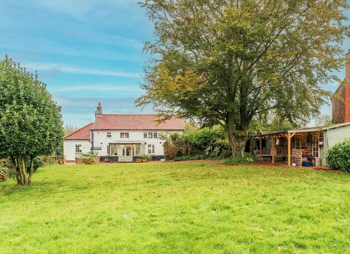 4 Bedroom Cottage For Sale In Reepham Road, Bawdeswell, NR20