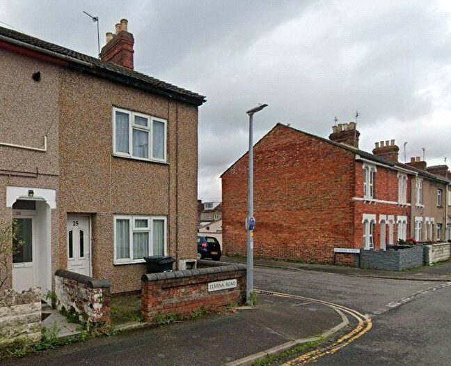 2 Bedroom End Terrace House To Rent In Elmina Road, Swindon, Wiltshire, SN1