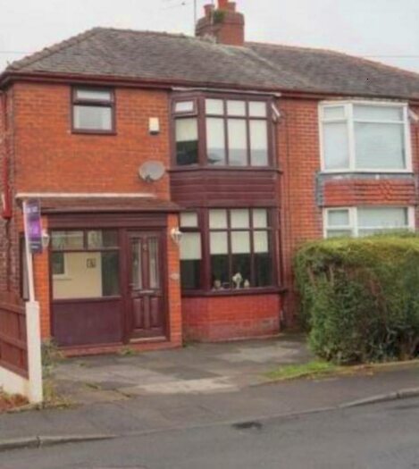 3 Bedroom Semi-Detached House To Rent In Browning Avenue, Droylsden, M43
