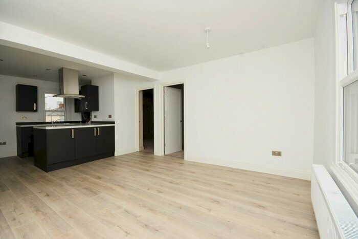 2 Bedroom Apartment To Rent In Crown Street, Brentwood, CM14