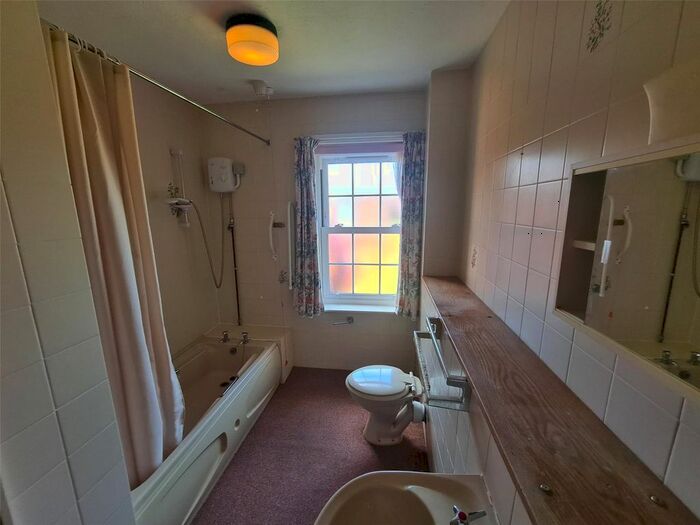 1 Bedroom Flat For Sale In Delves House, Delves Close, Lewes, East Sussex, BN8