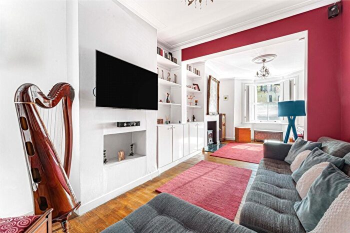4 Bedroom Terraced House For Sale In Medway Road, London, E3
