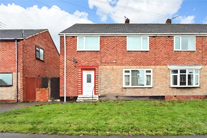 4 Bedroom Semi Detached House For Sale In Cedar Avenue, Kimblesworth, Chester Le Street, Durham, DH2