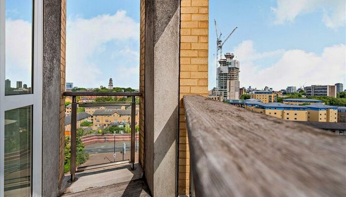 1 Bedroom Flat To Rent In Circus Apartments, West Ferry Circus, E14