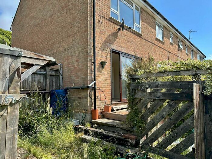 2 Bedroom Flat For Sale In Bramley Hill, Mere, Wiltshire, BA12