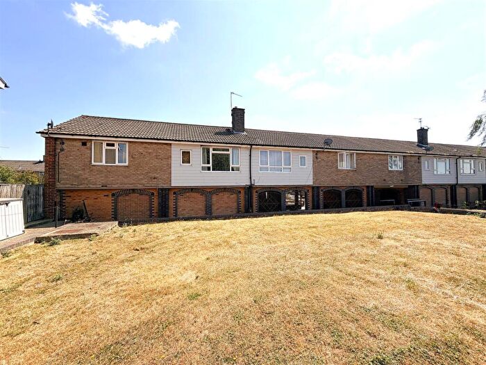 2 Bedroom Apartment For Sale In Fairlight Court, Corby, NN18