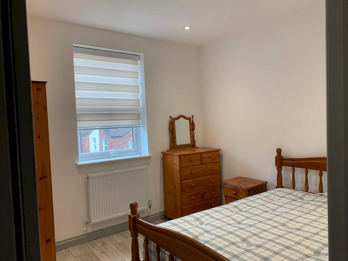 1 Bedroom Flat To Rent In Wordsworth Parade, Turnpike Lane N8