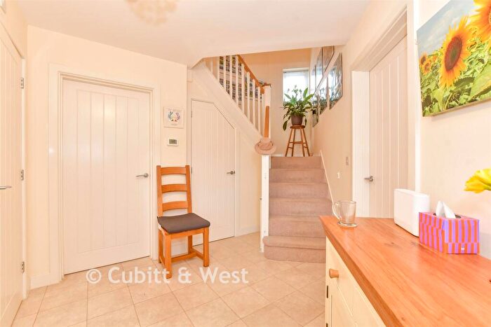 3 Bedroom Semi Detached House For Sale In Skylark Avenue, Emsworth, Hampshire, PO10