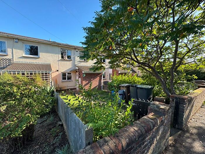 4 Bedroom Terraced House For Sale In Bramingham Road, Luton, LU3
