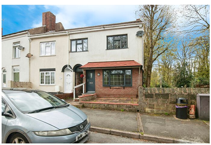 3 Bedroom Terraced House For Sale In St Johns Road, Dudley, DY2