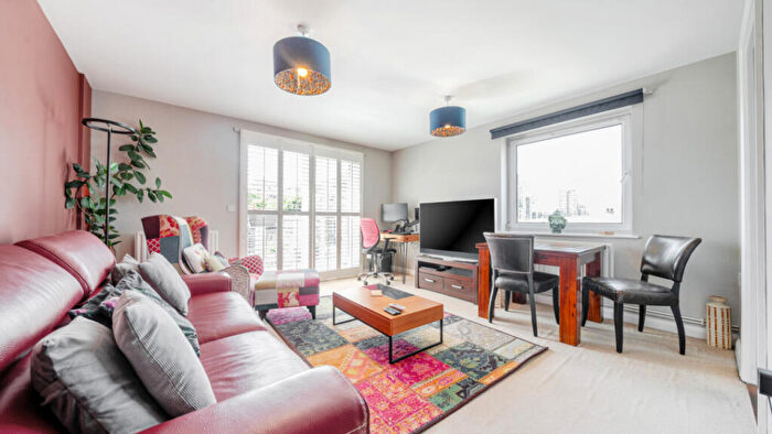 1 Bedroom Flat For Sale In Wynter Street, Battersea, SW11