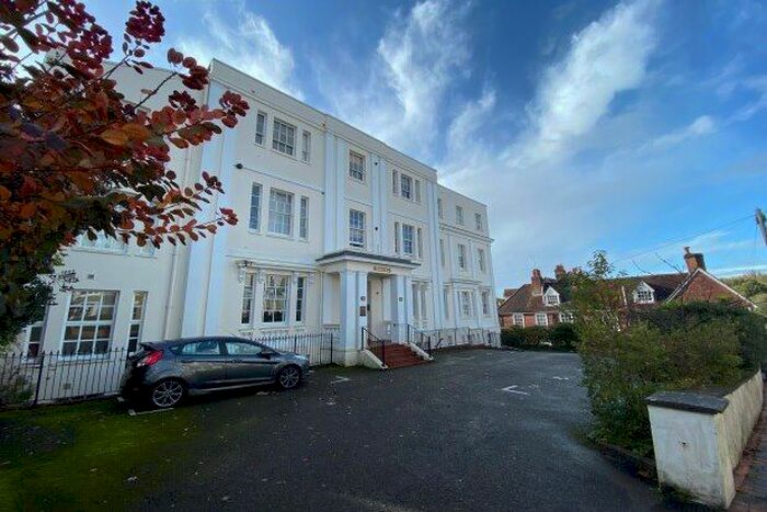 2 Bedroom Flat To Rent In Mount Sion, Tunbridge Wells, TN1