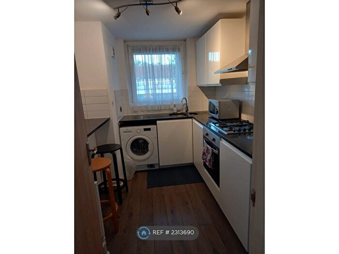 1 Bedroom Flat To Rent In Birch House, London, W10