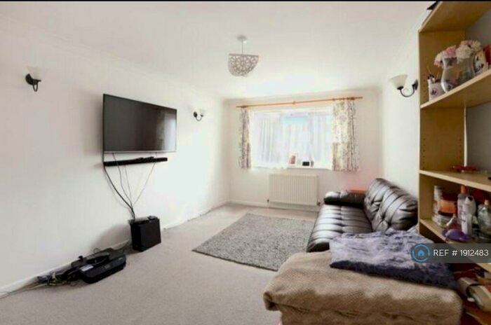 2 Bedroom Flat To Rent In Northcote Road, Bournemouth, BH1