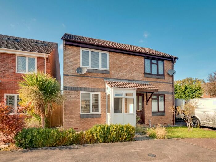 1 Bedroom Semi-Detached House To Rent In Turnberry Drive, Hailsham, BN27