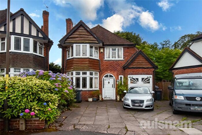3 Bedroom Detached House For Sale In Birdwell Croft, Kings Heath, Birmingham, B13