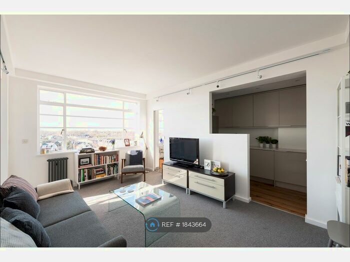 1 Bedroom Flat To Rent In Du Cane Court, London, SW17