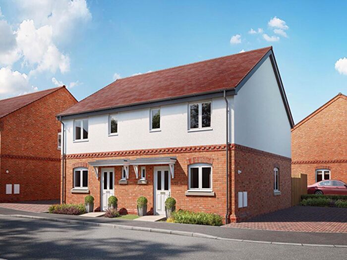 3 Bedroom Semi-Detached House For Sale In Greenham Road, Newbury, Berkshire, RG14