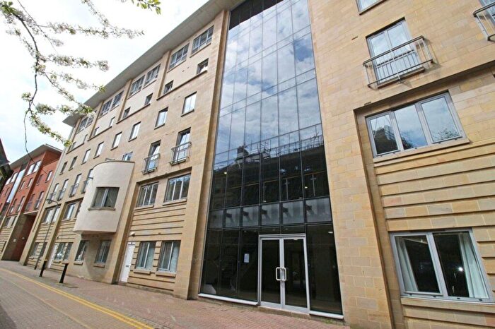 1 Bedroom Apartment For Sale In Mount Stuart Square, Cardiff, CF10