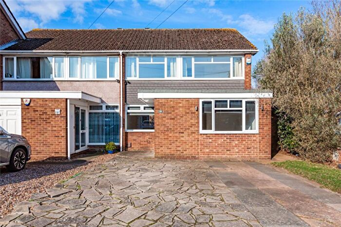 4 Bedroom End Of Terrace House For Sale In Tangmere Crescent, Hornchurch, RM12