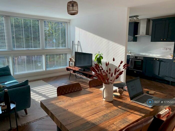 2 Bedroom Flat To Rent In Cyrus Street, London, EC1V