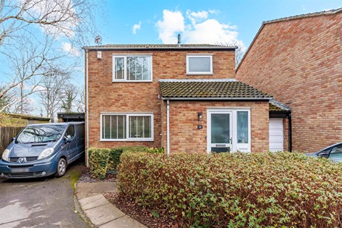 3 Bedroom Link Detached House For Sale In Bowes Wood, New Ash Green, DA3