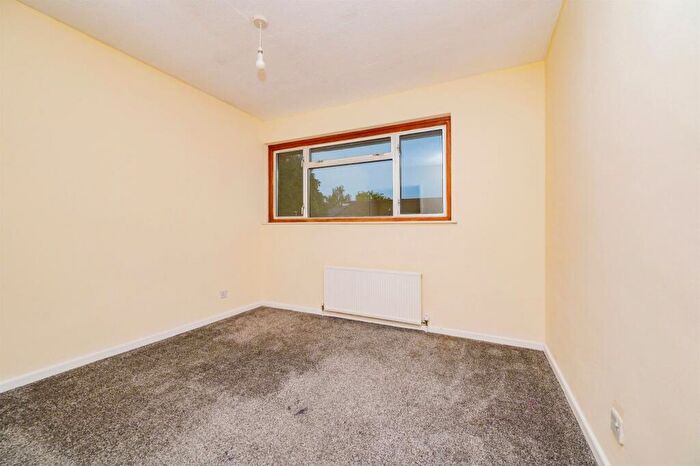 3 Bedroom End Of Terrace House For Sale In Chantry Lane, London Colney, St. Albans, AL2