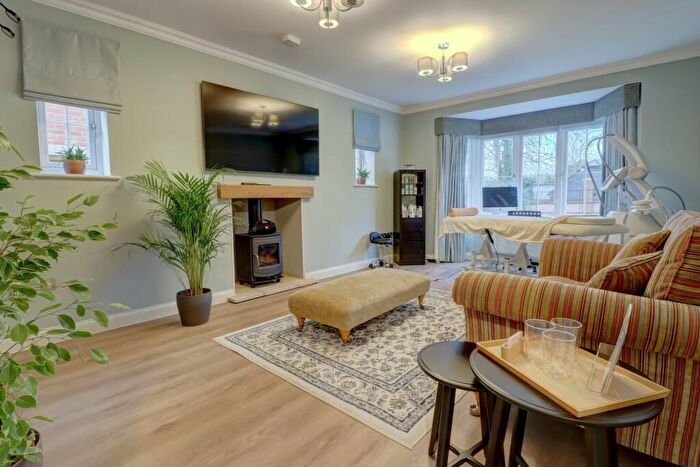 4 Bedroom Detached House For Sale In Picts Lane, Princes Risborough, Buckinghamshire, HP27