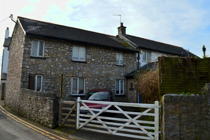 2 Bedroom Town House To Rent In Church Street, Llantwit Major, CF61