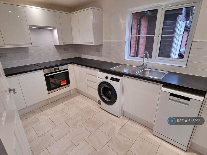 2 Bedroom Flat To Rent In High Avenue, Letchworth Garden City, SG6