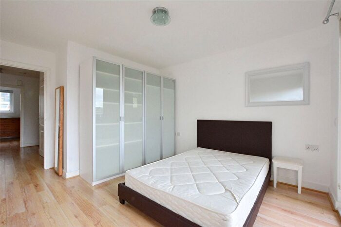 3 Bedroom Flat To Rent In Norman Road, London, SE10