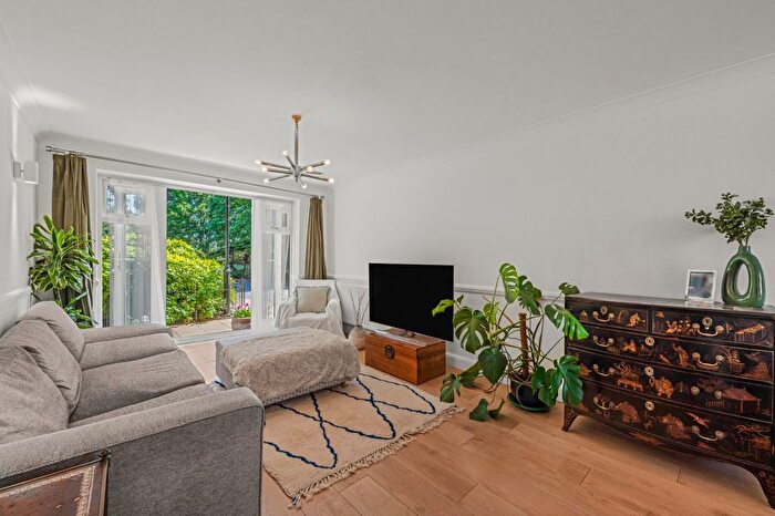 2 Bedroom Flat For Sale In Goddard Place, Tufnell Park, N19