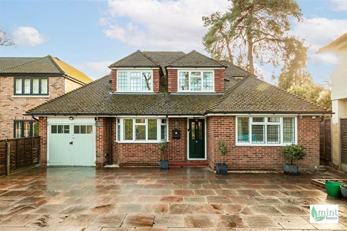 5 Bedroom Detached House For Sale In Woodham Waye, Woking, GU21