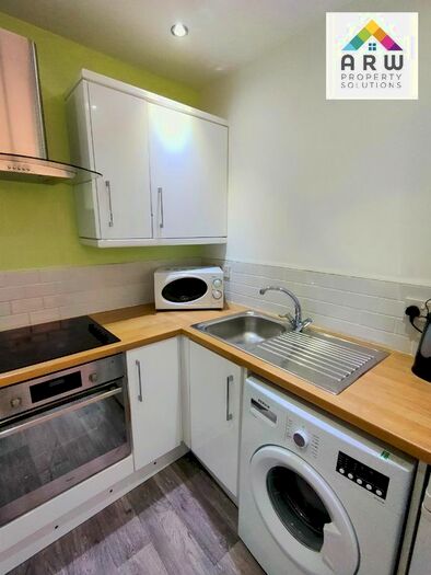 2 Bedroom Flat To Rent In Upper Parliament Street, Liverpool, Merseyside, L8