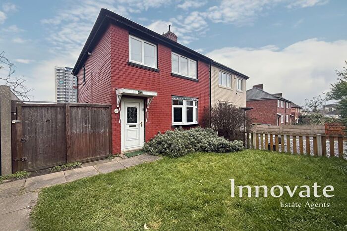 3 Bedroom Semi Detached House To Rent In Wallace Road, Oldbury, B69