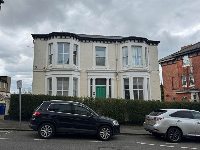 2 Bedroom Flat To Rent In Grosvenor Road, Scarborough, YO11