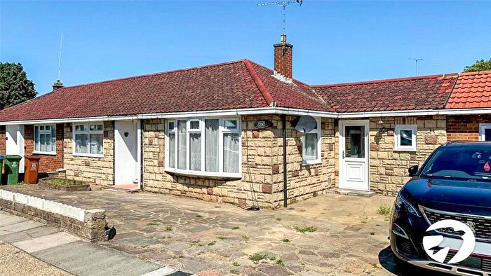 3 Bedroom Bungalow To Rent In Colyers Lane, Erith, DA8
